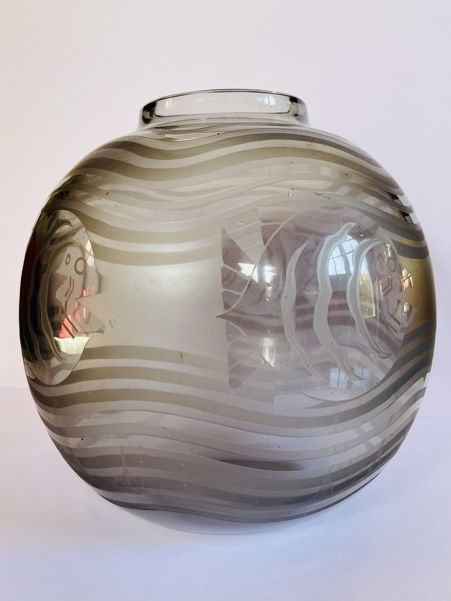 Glass Vase With Fish 